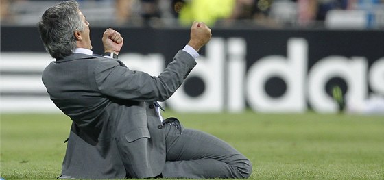 José Mourinho, trenér Realu Madrid, po gólu Cristiana Ronalda, který v poslední
