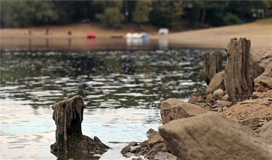 Poměrně velké sucho zažila v září 2012 Dalešická přehrada na Vysočině.