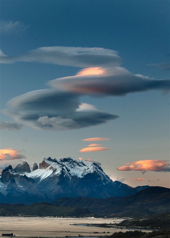 Lentikulrn mraky v Nrodnm parku Torres del Paine, jak je nafotil rusk