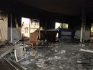Vypálený konzulát USA v libyjském Benghází (12. záí 2012)
