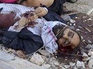 Civilní obti boj v ulicích syrského Aleppa (14. záí 2012)