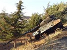 Zniený tank syrské armády v provincii Idlíb  (18. záí 2012)