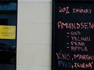 Bary a kluby rychle zareagovaly nabídkou povoleného alkoholu. (15. záí 2012)