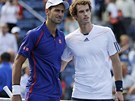 FINALISTÉ. Novak Djokovi a Andy Murray pózují ped finále US Open.