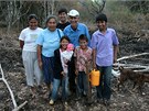 Rodolfo Ferreira Fri se svou rodinou v paraguayské pírod nedaleko vesnice
