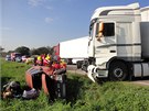 Hromadná havárie mezi Hradcem Králové a Jaromí, pi které se zranilo osm lidí.