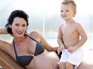 T�hotn� Michaela Sala�ov� se synem Oliverem