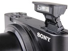 Sony RX-100:  Blesk vyskakuje jak ertík z krabiky, pochválit musíme jeho