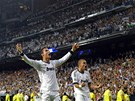 ASTNÝ STELEC. Cristiano Ronaldo z Realu Madrid (vlevo) se raduje ze