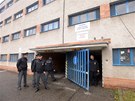 Policisté odhalili v garáích na zlínském sídliti Jiní Svahy nelegální