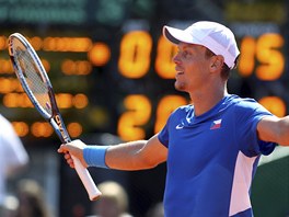 A JE HOTOVO. Tom Berdych se raduje, ped chvl rozhodl o postupu eskch...