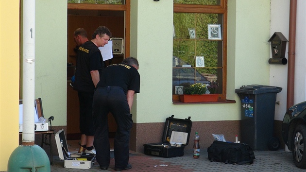 Policie vyetuje pepaden zlatnictv v anech u Prahy.