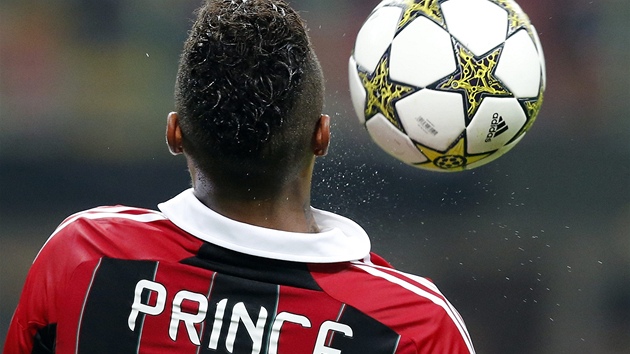 ZPRACOVN. Kevin Prince Boateng z AC Miln se sna zpracovat m.