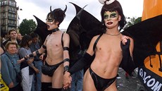 Pochod francouzských homosexuál na Gay Pride v Paíi v roce 2000