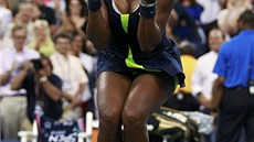 ANO! Serena Williamsová slaví vítězství ve finále US Open proti Viktorii...