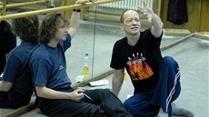 Choreograf Libor Vaculík (vpravo) vytvá�í op�t baletní titul pro Plze�. Na