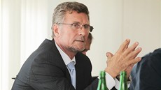 D�kan právnické fakulty Jan Pauly.