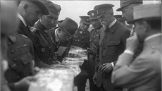 ivý zájem o vojenství a obranu Masaryk demonstroval úastmi na vojenských