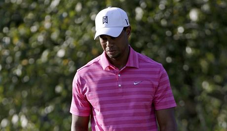 ZKLAMAN WOODS. "Nebylo to dobr," uznal Tiger Woods po druhm kole finle