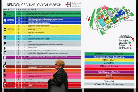 Zadluená karlovarská nemocnice dostane od kraje 32 milion korun.