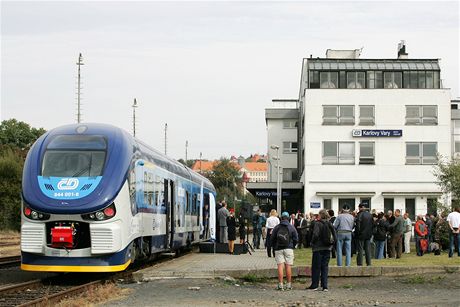 eské dráhy dodají do Karlovarského kraje poslední Regioshark. Prohánt se jich tady bude osm.