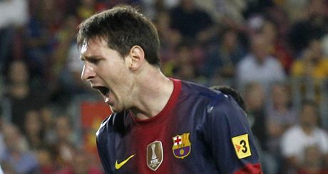 ROZÍLENÁ HVZDA. Barcelonský Lionel Messi se zlobí bhem zápasu s Granadou.