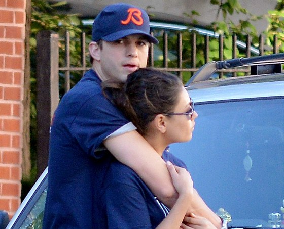 Ashton Kutcher a Mila Kunisová jsou zamilovaní.