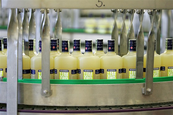 Výrobu nového likéru Lemond 19% s obsahem alkoholu 19 % zahájila v nedli 23.