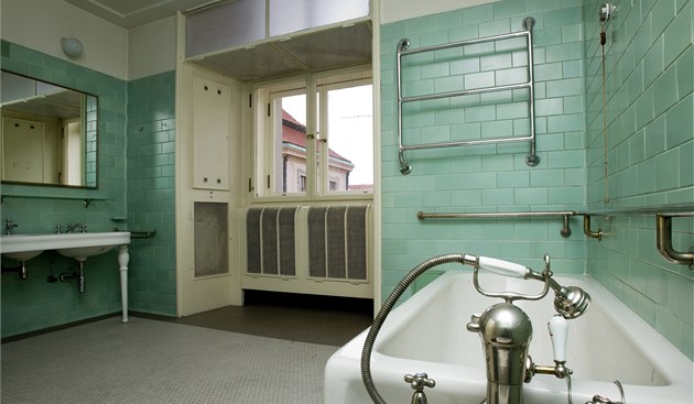 Ani vražda, ani sebevražda. Badatel rozkrývá v Rozstřelu smrt Jana Masaryka