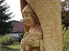 Park ve Velešíně na Českokrumlovsku zdobí dřevěná socha vodníka od Jaroslava
