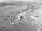 Letecký pohled na místo nehody Il-18 SA v Ganderu.