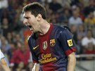 ROZÍLENÁ HVZDA. Barcelonský útoník Lionel Messi se na sebe zlobí kvli