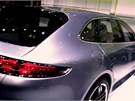 Porsche na autosalonu v Paíi