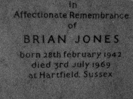 Pomnk na hrobu Briana Jonese