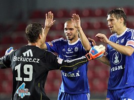 Olomout fotbalist (zleva) Martin Blaha, Michal Vepek a Ale kerle se