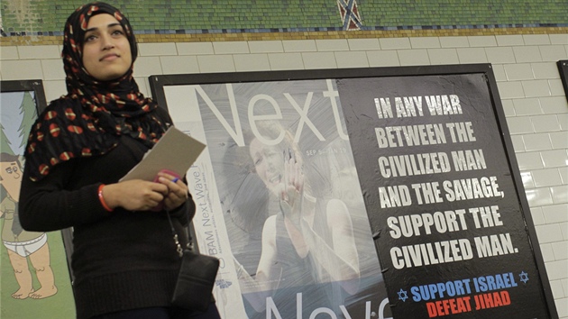 Protiislmsk plakty v newyorskm metru (25. z 2012)
