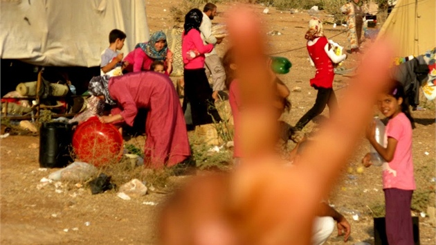 V Srii chyb zkladn lky a zdravotnick materil. Do zem se mohou dostvat jen skryt v malch mnostvch pomoc humanitrnch organizac.