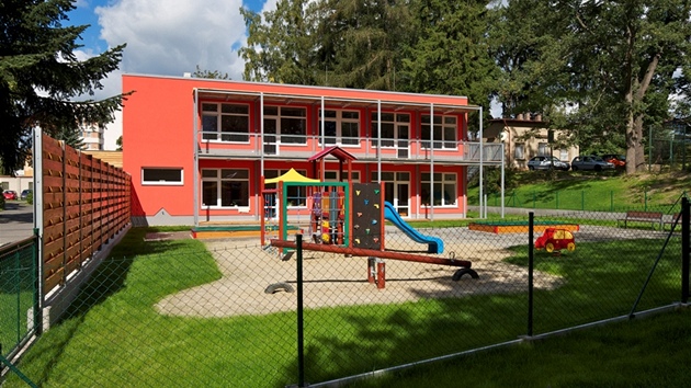 Sloučení mateřské školy a jeslí při nemocnici v Jablonci nad Nisou.