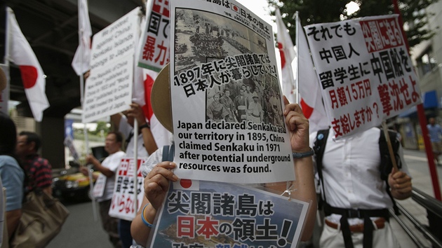 Protinsk protesty v Tokiu. Japonci chtj, aby jim zstaly ostrovy Senkaku.