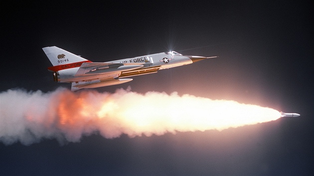 Odpálení cviné verze rakety Genie ze stroje F-106
