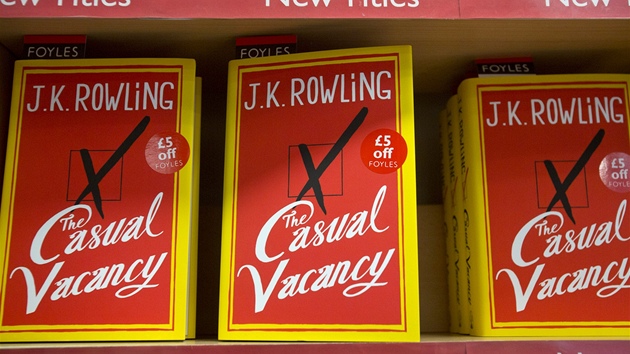 Novinka J. K. Rowlingov se objevila na britskch pultech.