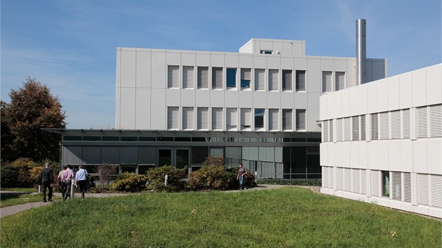 Vzkumn stedisko IBM v Zurichu (Rschlikon) pipomn spe univerzitu ne korporaci.