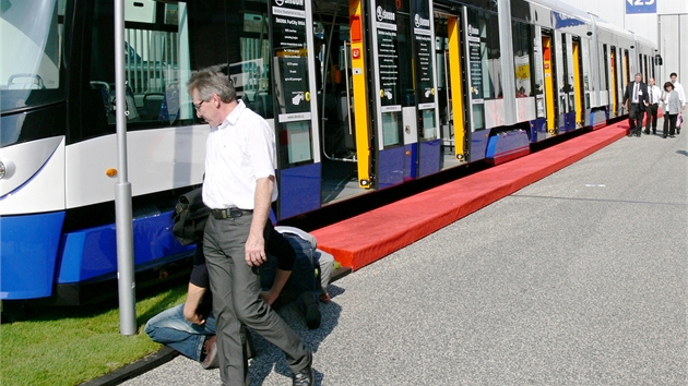 tylnkov tramvaj koda ForCity Riga. Mn lenit profil trat v Rize umouje, aby ForCity disponovala jen temi traknmi podvozky.