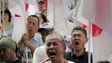 Protiínské protesty v Tokiu. Japonci chtjí, aby jim zstaly ostrovy Senkaku.