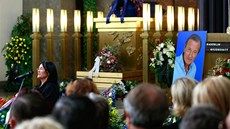 Hana Gregorová hovo�í p�i posledním rozlou�ení se svým man�elem a hercem...