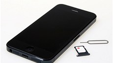 iPhone 5 a nová nano SIM.