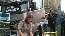 Demonstrace alkoholového zámku p�ed Ministerstvem dopravy (26. zá�í 2012).