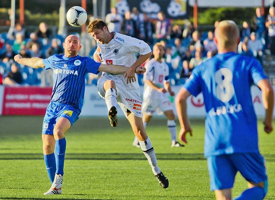 V zápase Hradce Králové s Libercem pedvedl úsmvnou chybu domácí gólman Koubek.