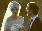 Paparazzi snímek svatby hereky Anne Hathawayové a Adama Shulmana