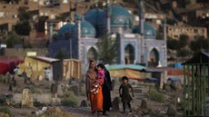 Kábulský hbitov. Bhem jedenácti let války proti Talibanu zahynulo více ne 20